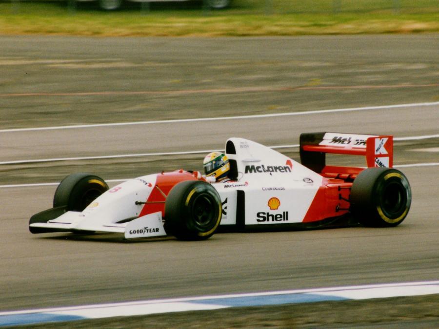  McLaren Ford MP4-8 1993 года  (фото 9 из 10)